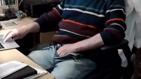 Snapshot of handz2 chatting on November 4, 1:43 pm handz2 online show from November 4, 1:43 pm