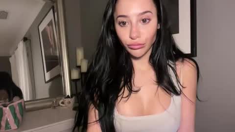 Vanessa online show from March 6, 3:25 am