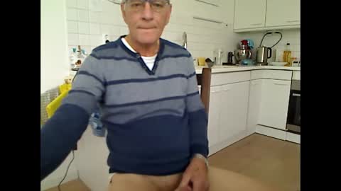 hankk54 online show from November 4, 10:14 am