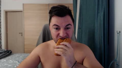 Snapshot of hankmalone chatting on December 16, 4:34 am HankMalone online show from December 16, 4:34 am