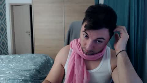 Snapshot of hankmalone chatting on January 21, 4:43 am HankMalone online show from January 21, 4:43 am