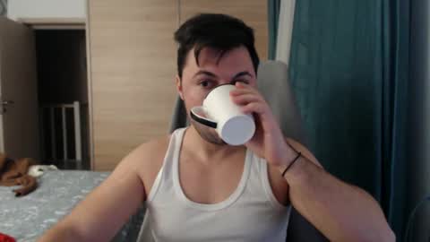 Snapshot of hankmalone chatting on February 13, 5:22 pm HankMalone online show from February 13, 5:22 pm