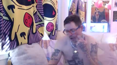 Snapshot of hankrams chatting on December 14, 6:23 pm hank rams online show from December 14, 6:23 pm