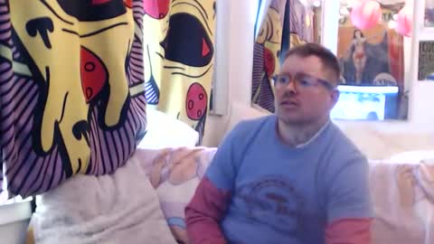 Snapshot of hankrams chatting on December 17, 3:51 pm hank rams online show from December 17, 3:51 pm