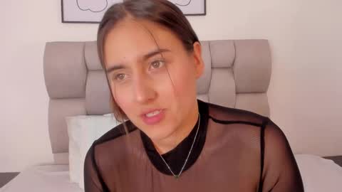 hanna__evans_ online show from September 14, 3:11 pm