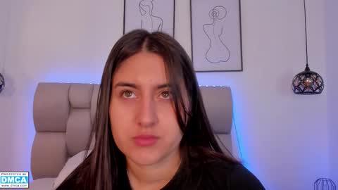 hanna__evans_ online show from February 18, 12:01 pm