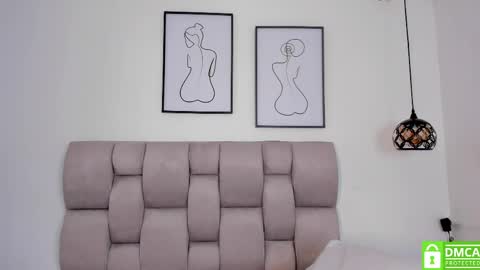 hanna__evans_ online show from April 28, 12:10 pm