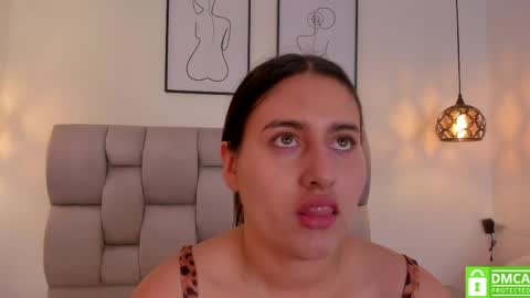 hanna__evans_ online show from May 12, 12:24 pm