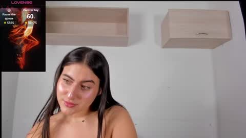 hanna__evans_ online show from June 17, 11:34 am