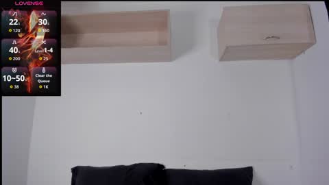hanna__evans_ online show from July 8, 12:31 pm
