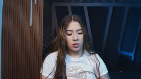 HANNA BECKER online show from February 17, 11:18 am