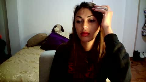 Snapshot of hanna_charming chatting on December 3, 12:24 am Hanna charming online show from December 3, 12:24 am