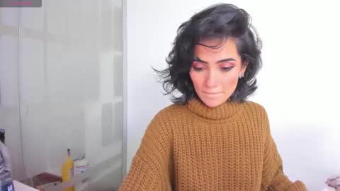 Sara online show from January 6, 7:39 pm