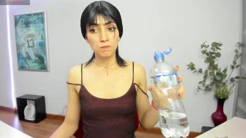 Sara online show from May 11, 8:50 pm