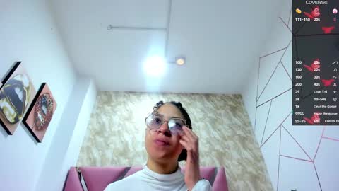Snapshot of hanna_corne chatting on December 6, 11:44 am HANNA online show from December 6, 11:44 am