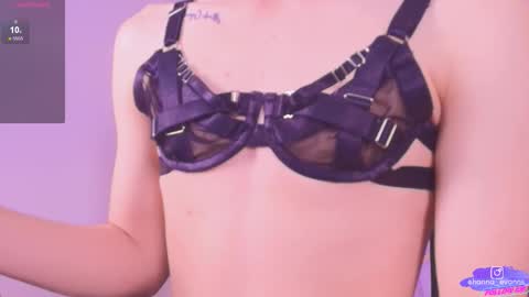 Snapshot of hanna_evanns_ chatting on November 1, 8:22 pm Hanna online show from November 1, 8:22 pm