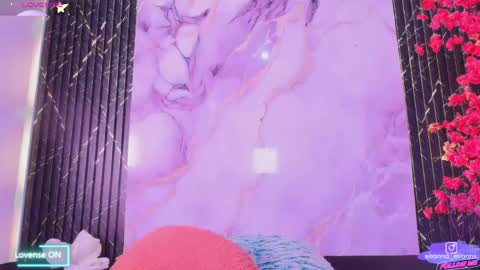 Snapshot of hanna_evanns_ chatting on May 5, 9:12 pm Hanna online show from May 5, 9:12 pm