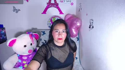 Snapshot of hanna_girl21 chatting on February 14, 4:15 am HANNA online show from February 14, 4:15 am