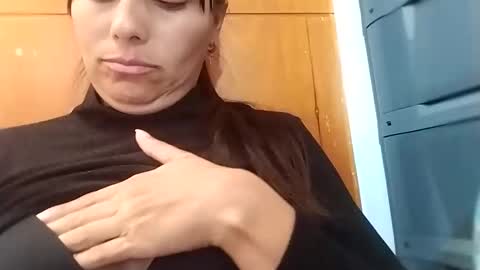 Snapshot of hanna_girl21 chatting on November 6, 9:05 pm HANNA online show from November 6, 9:05 pm