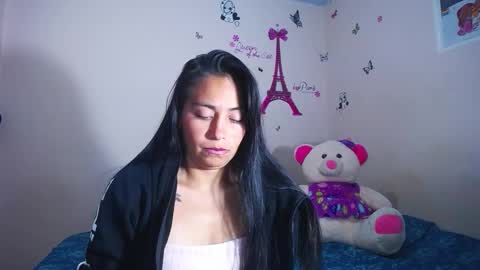 Snapshot of hanna_girl21 chatting on January 11, 1:43 am HANNA online show from January 11, 1:43 am