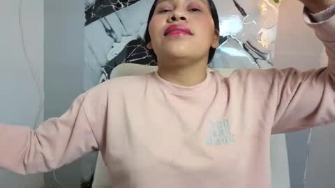 Snapshot of hanna_goldenst chatting on November 21, 10:19 pm hanna_goldenst online show from November 21, 10:19 pm