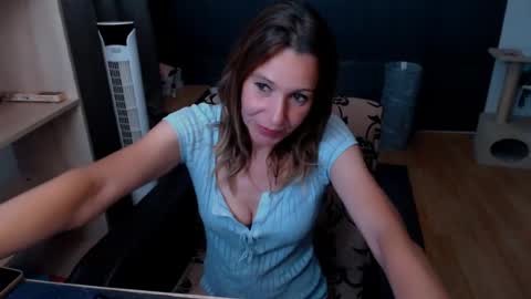 hanna_ha online show from June 15, 6:54 pm
