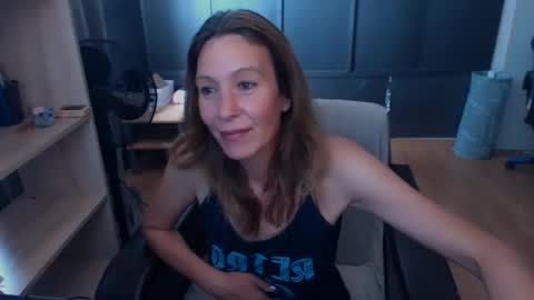 hanna_ha online show from July 8, 11:48 am