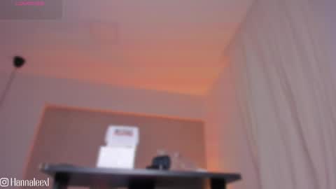 Hanna Lee online show from April 24, 12:07 pm