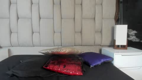 Hanna lens online show from January 26, 9:29 pm