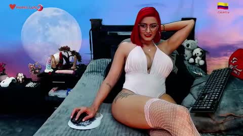 Snapshot of hanna_luna chatting on November 11, 5:29 am Hanna online show from November 11, 5:29 am