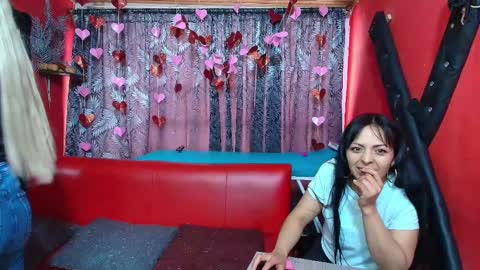 Snapshot of hanna_mature01 chatting on February 22, 2:41 pm Hanna online show from February 22, 2:41 pm
