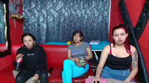 Snapshot of hanna_mature01 chatting on February 27, 12:32 am Hanna online show from February 27, 12:32 am