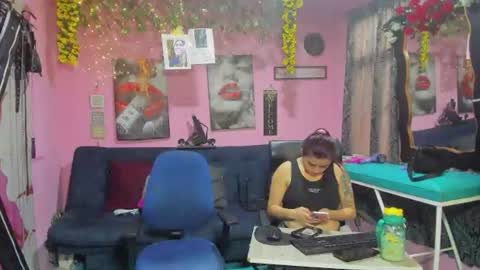Hanna online show from June 16, 12:30 pm