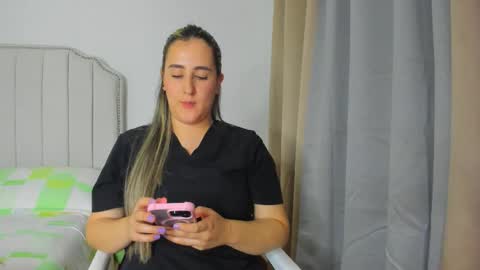 Hanna online show from April 28, 1:26 am
