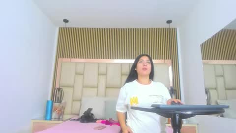 Snapshot of hannaandcherri chatting on November 25, 8:09 pm hannaANDcherri online show from November 25, 8:09 pm