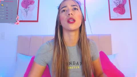 Snapshot of hannabronw chatting on December 21, 9:36 pm Eliana online show from December 21, 9:36 pm