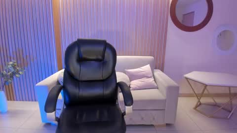  Hanna Connor  online show from March 3, 10:20 pm