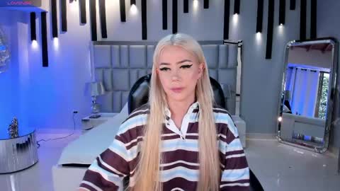  Hanna Connor  online show from May 1, 7:40 pm