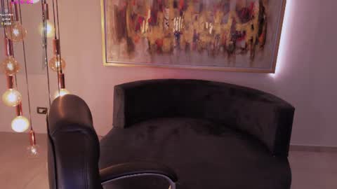 Snapshot of hannaconnor_ chatting on June 18, 9:52 pm Hanna Connor online show from June 18, 9:52 pm
