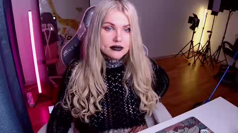 Snapshot of hannah_chaos chatting on January 30, 4:48 am Hannah online show from January 30, 4:48 am