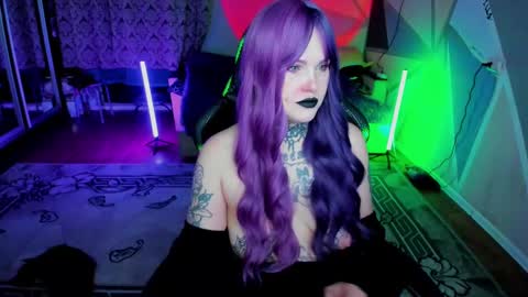 Snapshot of hannah_chaos chatting on February 17, 5:04 am Hannah online show from February 17, 5:04 am