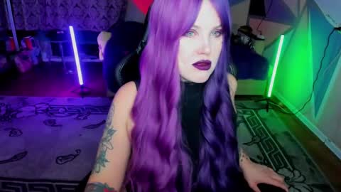 Snapshot of hannah_chaos chatting on March 1, 5:49 pm Hannah online show from March 1, 5:49 pm