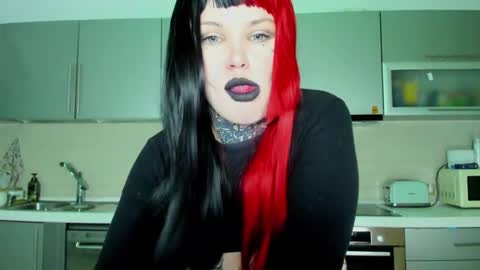 Snapshot of hannah_chaos chatting on March 3, 4:35 pm Hannah online show from March 3, 4:35 pm