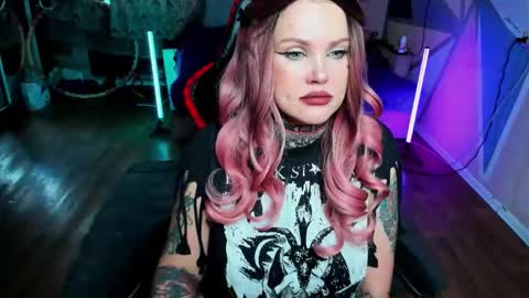 Snapshot of hannah_chaos chatting on September 12, 8:36 am Hannah online show from September 12, 8:36 am