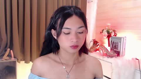 Snapshot of hannah_davis69 chatting on February 9, 6:33 am Alex online show from February 9, 6:33 am