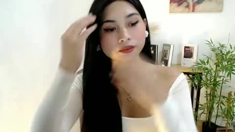 Snapshot of hannah_davis69 chatting on June 18, 2:56 am Alex online show from June 18, 2:56 am
