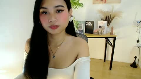 Snapshot of hannah_davis69 chatting on June 26, 2:49 am Alex online show from June 26, 2:49 am