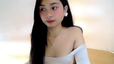Snapshot of hannah_davis69 chatting on August 1, 2:55 am Alex online show from August 1, 2:55 am