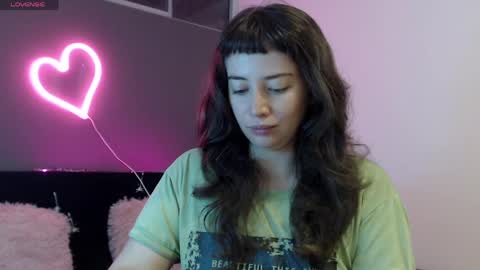 HannahHexx online show from May 2, 3:33 am