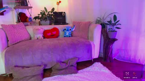 hannah_lovee online show from May 16, 2:52 am